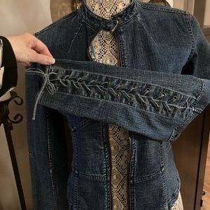 Mandarin collar fitted denim jacket with lace-up sleeves